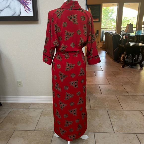 Josie by Natori Nightgown Slip and Robe. 
Size Small - Picture 4 of 12